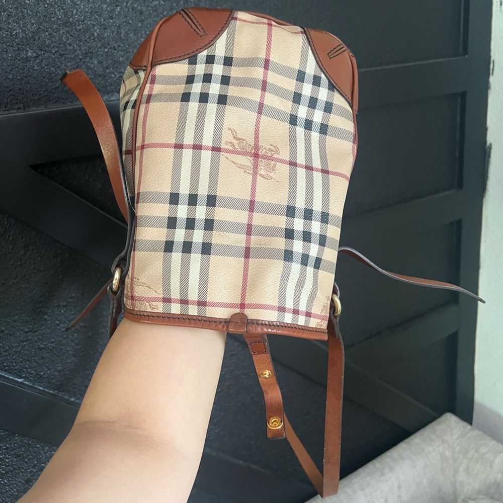 Burberry Beige and Red Plaid Tote - Picture 3 of 10